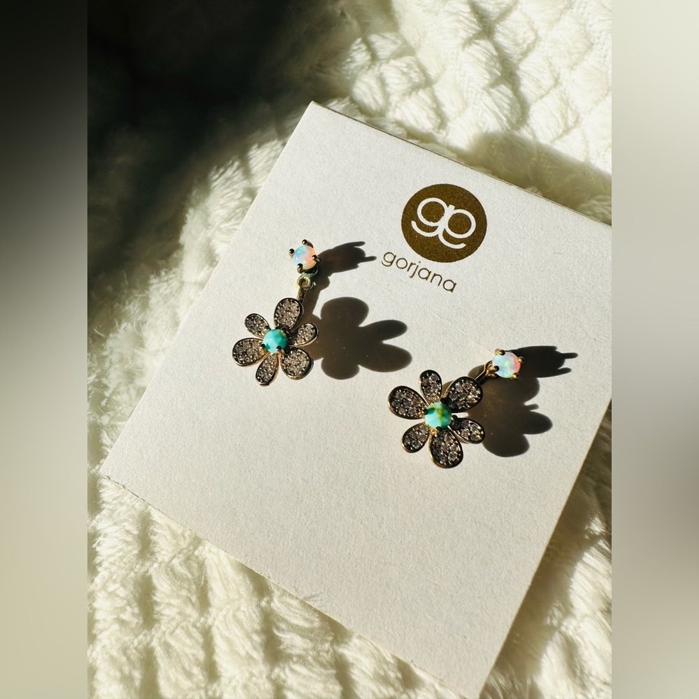 gorjana mini daisy drop earrings in opal and turquoise 🌼🪺